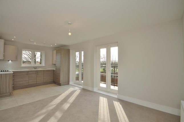 5, Lawn Upton Close, Oxford photo 3