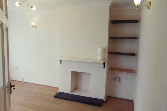 3, Barton Close, Derby photo 3