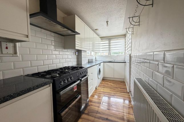 26, Martindale Close, Leicester photo 3