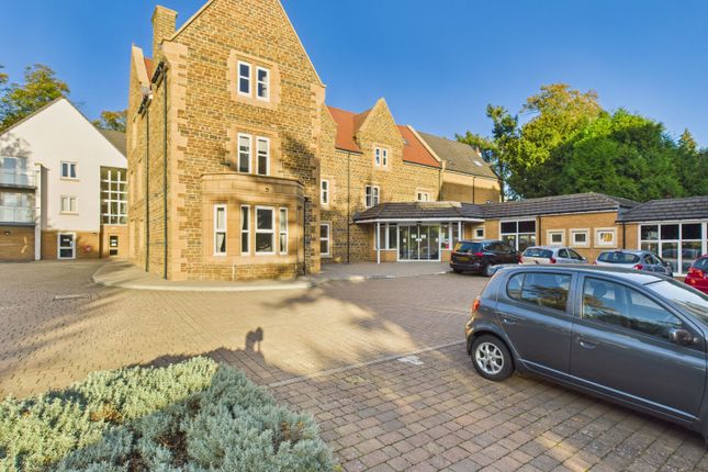 Cam04922G0-Pr0072-Still016