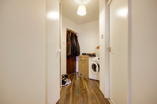 Studio for sale in Chessing Court, Fortis Green, London