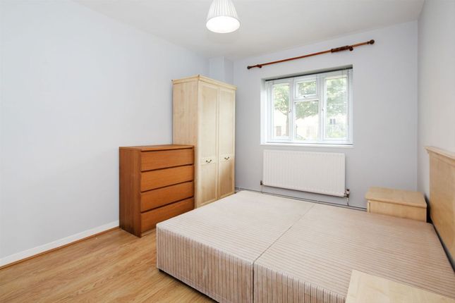Flat 3, Spode House, Lambeth Walk, London photo 3