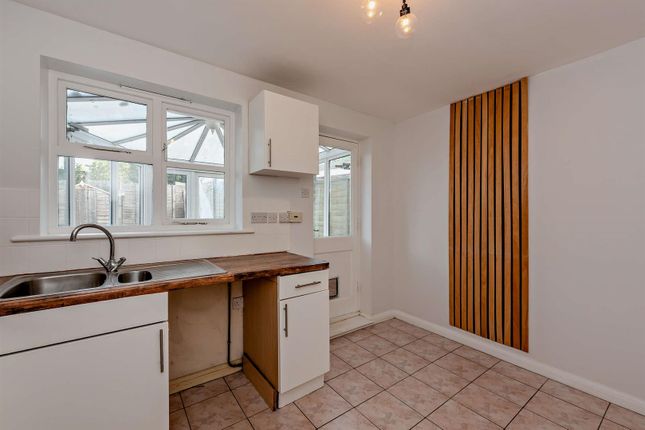 2, The Old Surrey Mews, Lindley Road, Godstone photo 4