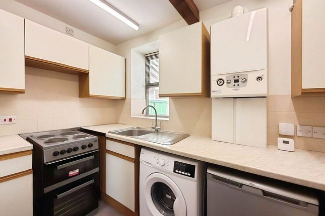43, Almondbury Bank, Huddersfield photo 5