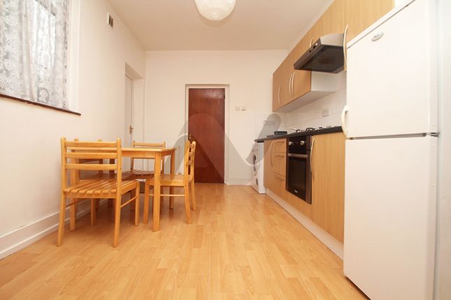 Flat to rent in Ashfield Road, Manor House