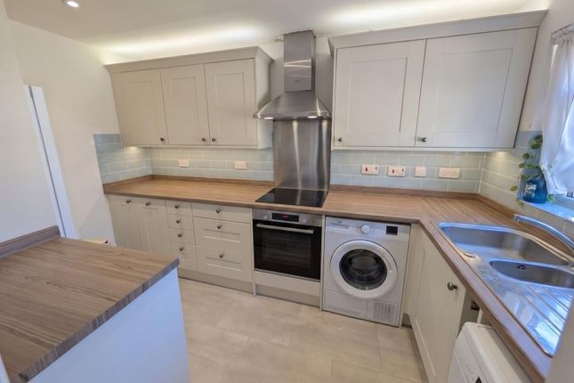 3, Miles Place, Lightwater photo 3
