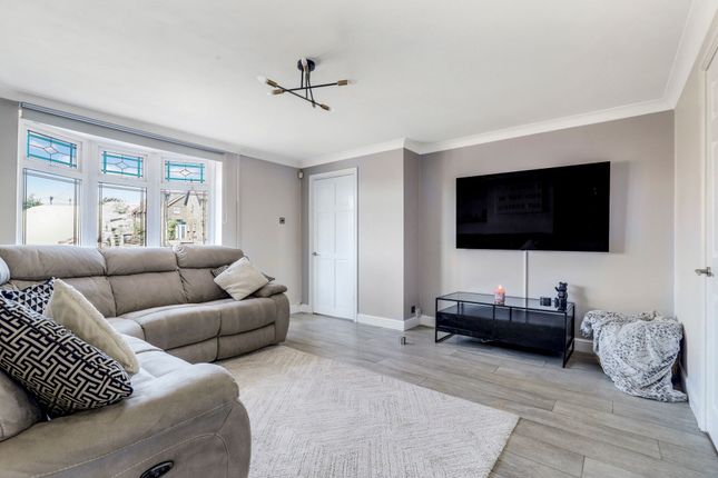 32 Mildenhall Crescent, Nottingham photo 4