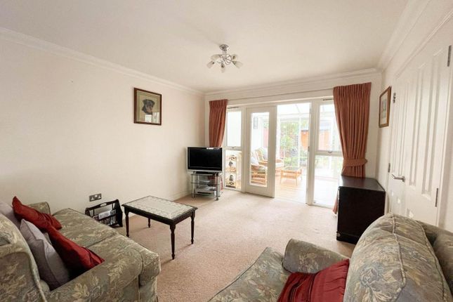 22, Old School Court, Great Shelford Cambridge photo 3