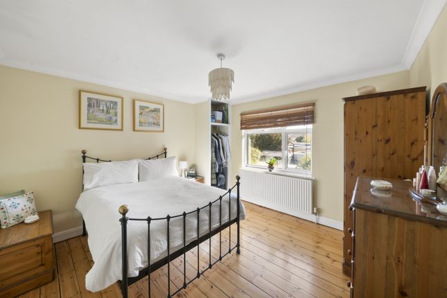 214c, Kings Avenue, Greenford photo 4