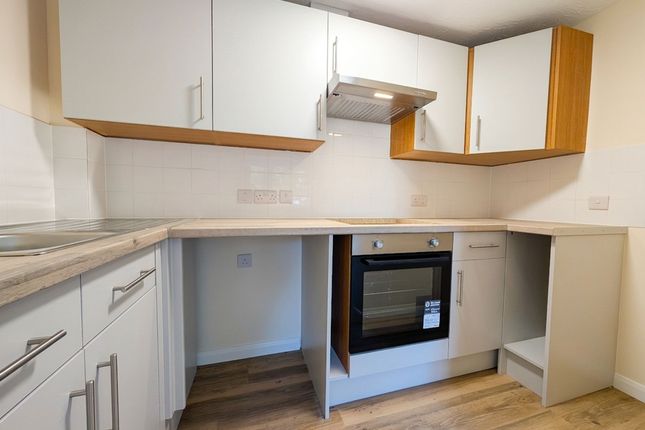 Flat 1, 131 Millbrook Road East, Southampton photo 3