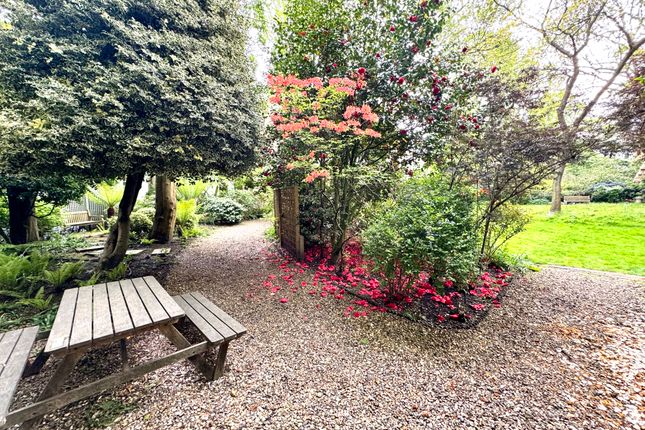 Gledhow Gardens, London photo 2