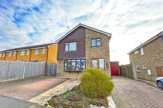 Detached house for sale in Turnpike Drive, Luton, Bedfordshire