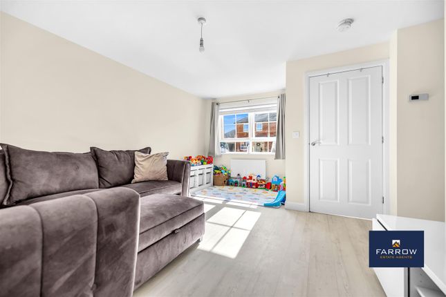 4, Binbrook Drive, Grimsby photo 4