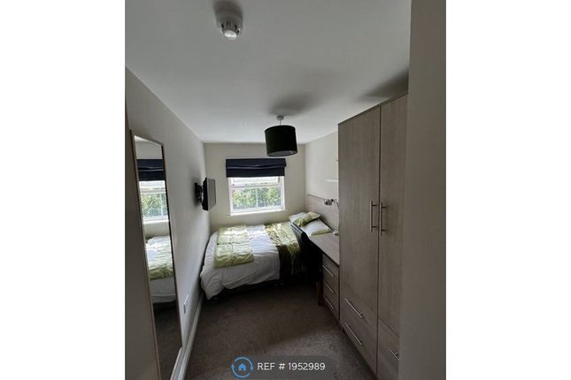 Thumbnail Room to rent in Greenwich Road, Shinfield, Reading