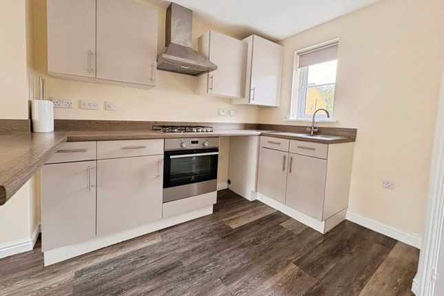 24, Clos Y Coed Castan, Bridgend photo 2