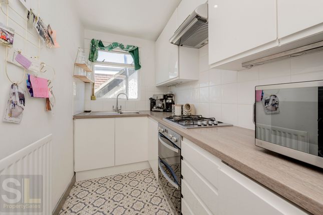 Flat 4, South Croydon photo 4