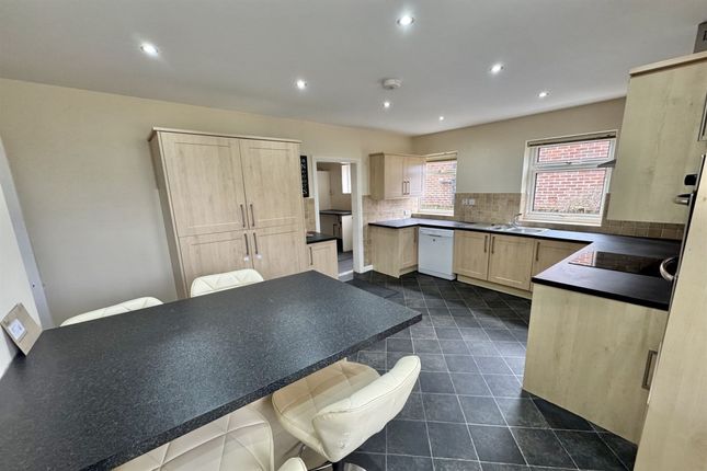 12 Pinfold Lane, Stockport photo 3
