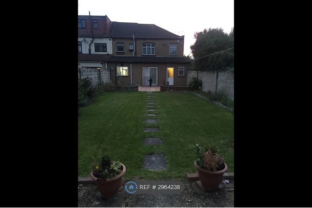 Mundon Gardens, Ilford photo 2