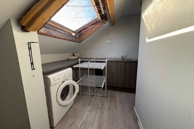 50, Selby photo 2