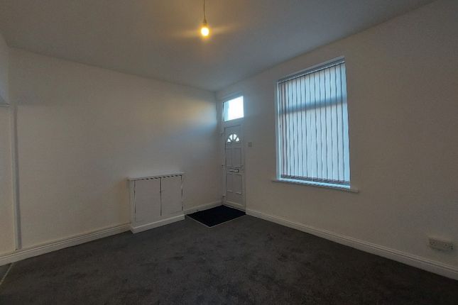 70 Piccadilly Road, Piccadilly Road, Burnley, BB11 4PP, Burnley photo 3