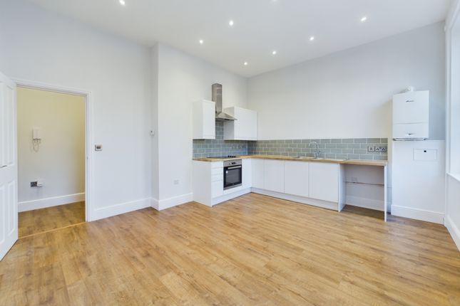 1-bed flat on 5, Moffat House 66 High Street, Tewkesbury, £850/mo