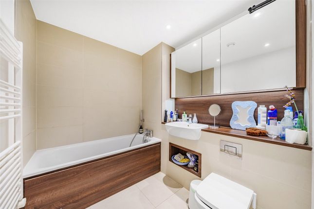 Flat for sale in Naomi Street, Greenland Place