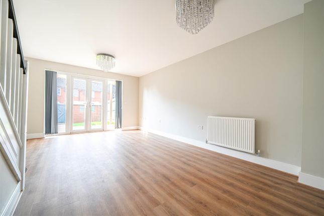 5, Bellefield, Slough photo 4