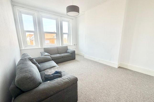 79 - 81,Flat 5, Westgate Bay Avenue, Westgate-on-sea photo 4
