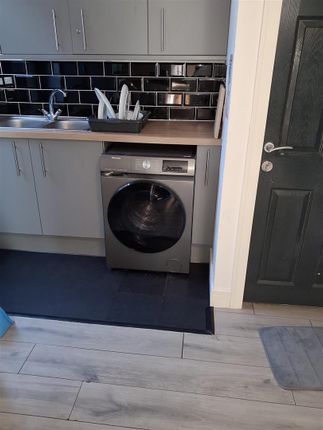 Room 3, 38, Crispin Street, St. Helens photo 4