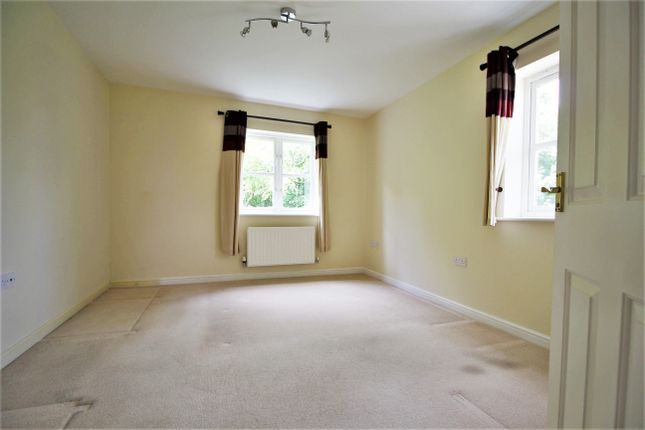 73, REDHILL photo 4