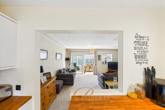 8, Lexham Green Close, Buckley photo 4