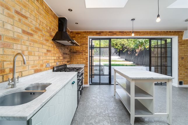 19, Quernmore Road, Stroud Green photo 2