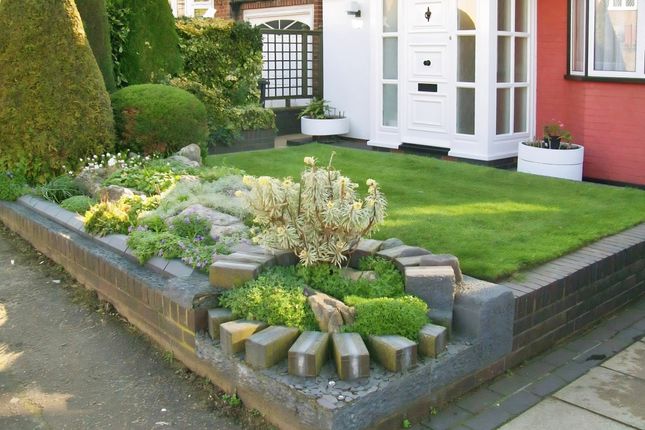 17 Dacre Gardens, Chigwell photo 3
