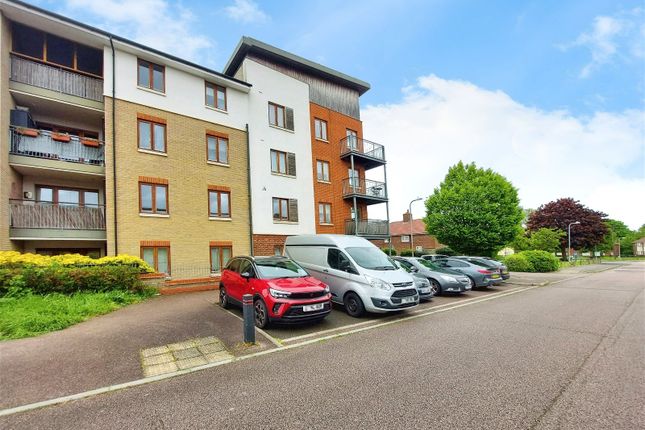 Flat for sale in Mallory Close, Gravesend