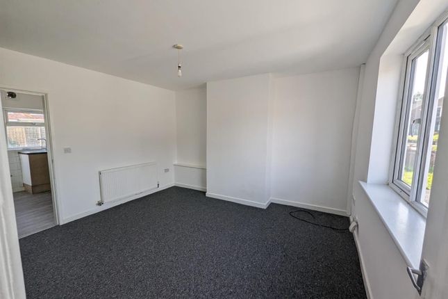 4, Barnett Road, Wolverhampton photo 3