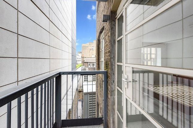 Flat for sale in South Molton Street, Mayfair, London