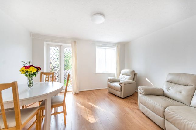 Thumbnail Terraced house to rent in Oakcroft Close, Pinner