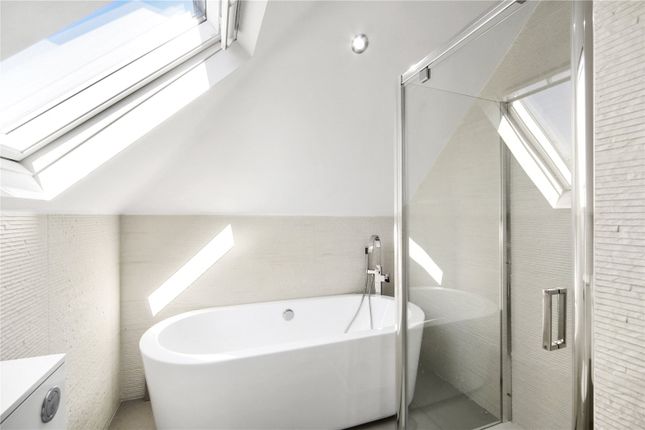 Flat for sale in Chatsworth Road, London