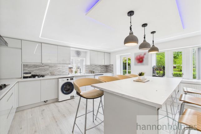 Cam05283G0-Pr0050-Still011