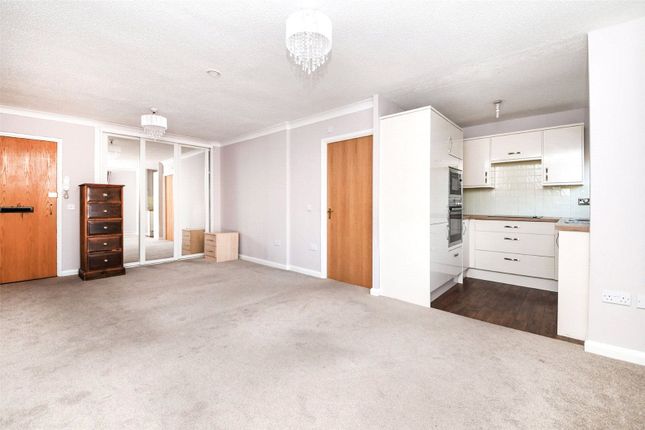 24a, Ravenscourt, Brentwood photo 3