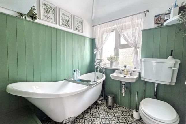 26, Morland Avenue, Worthing photo 2