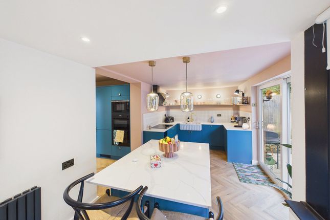 28 Ivanhoe View, Gateshead photo 3