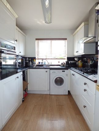 17, Perrins Close, Malvern photo 4