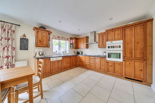 Flat Poppy House, 3, Olde Fairfield, Bourton, Gillingham photo 4