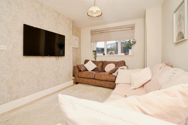 2, Elder Way, Barnsley photo 3
