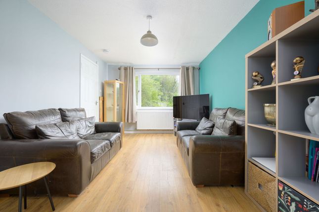 23 Moray Court, Dunfermline photo 2