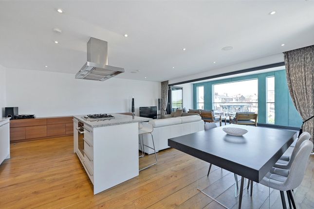 Flat 12, Windsor Quay,, Farm Yard, Berkshire photo 4