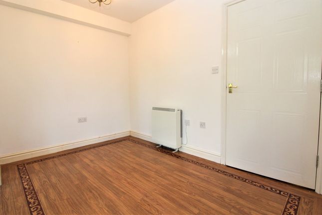 4 The Sidings, Frecheville Court, Bury photo 5