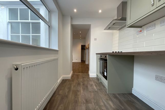 Flat 1, 57 North Marine Road, Scarborough photo 4
