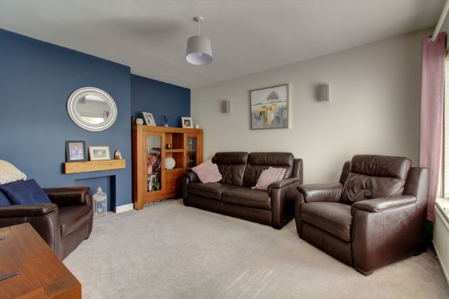 18, Rounds Hill, Kenilworth photo 2